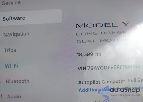 2024 Tesla Model Y Long Range Dual Motor All-Wheel Drive z USA, uszkodzony, nr VIN 7SAYGDEE5RF186050